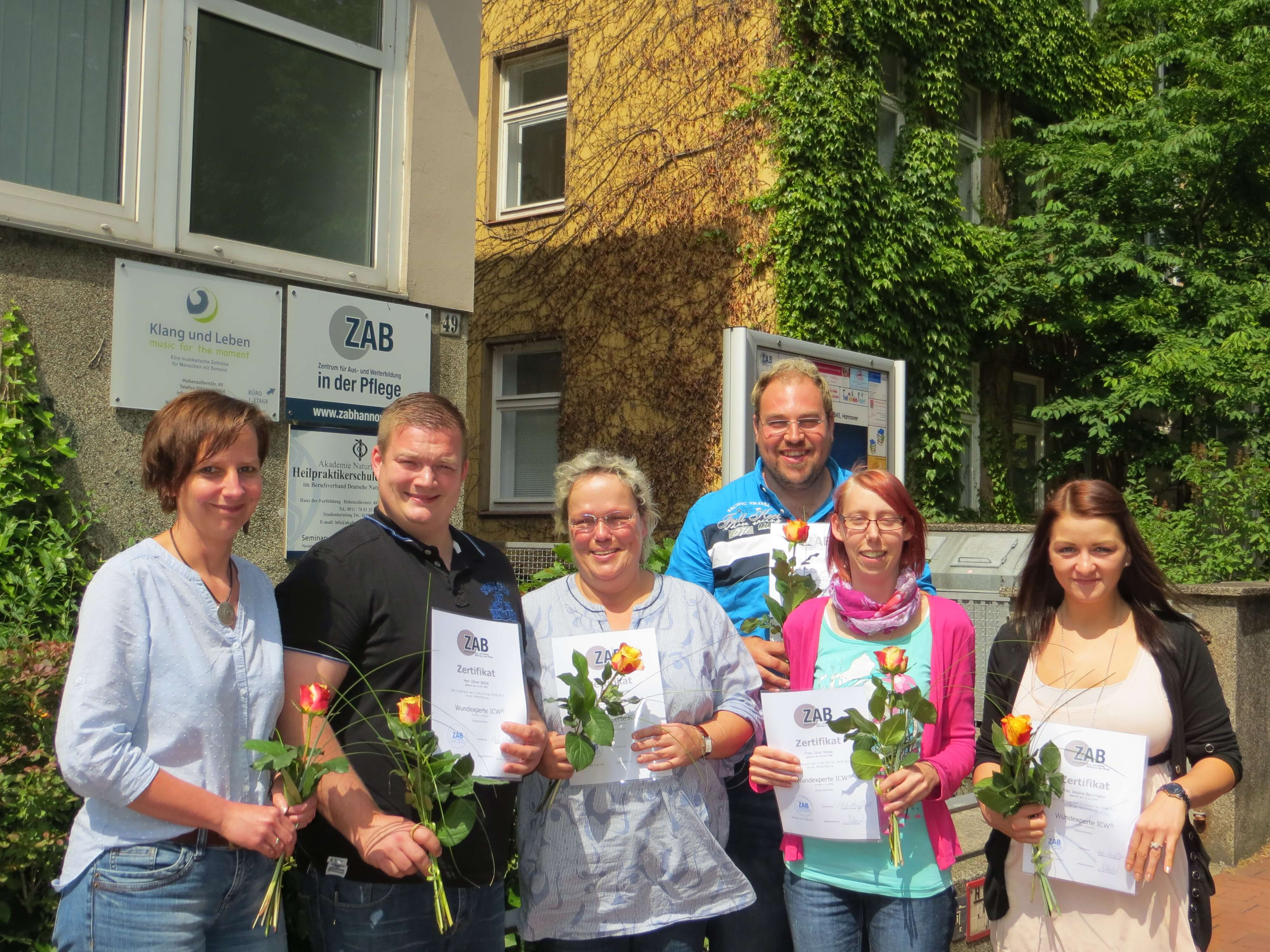 Wir gratulieren zur erfolgreichen Weiterbildung zur/zum “Wundexperte/in!”